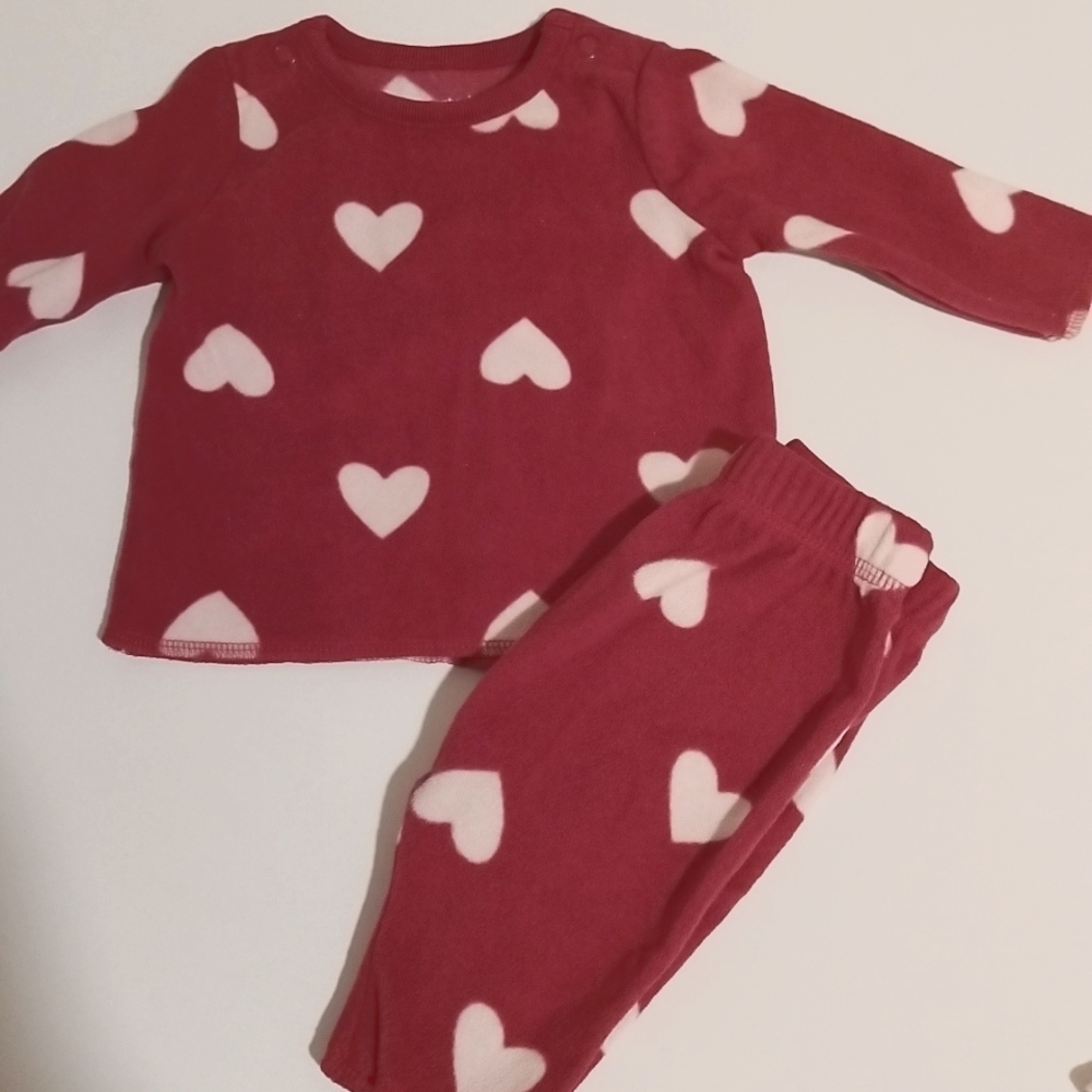 Carters heart baby 2 piece fleece set. Long sleeve. Size Newborn